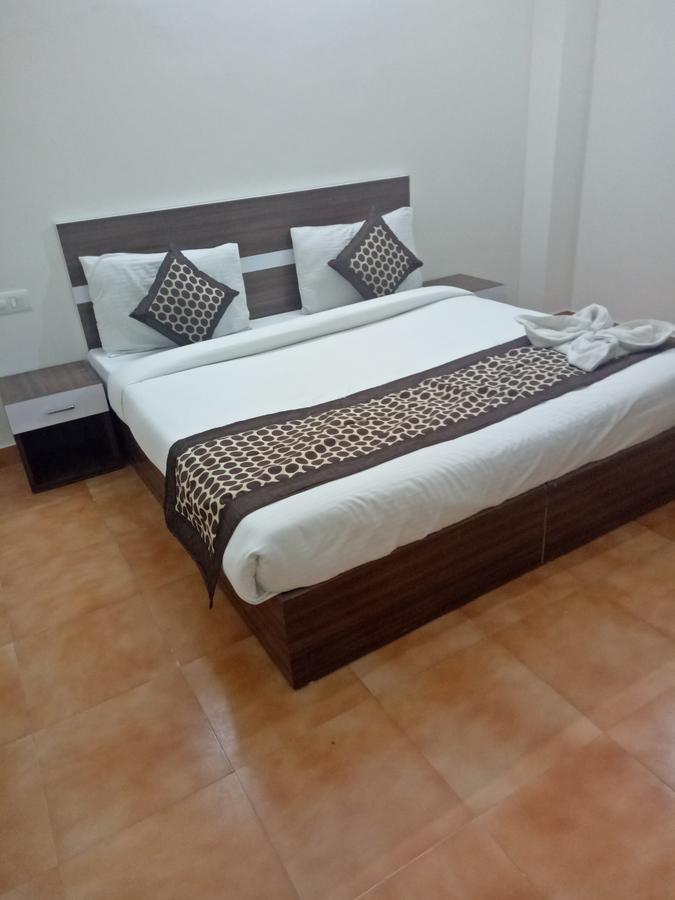 Hotel Nathu Palace New Delhi Exterior photo